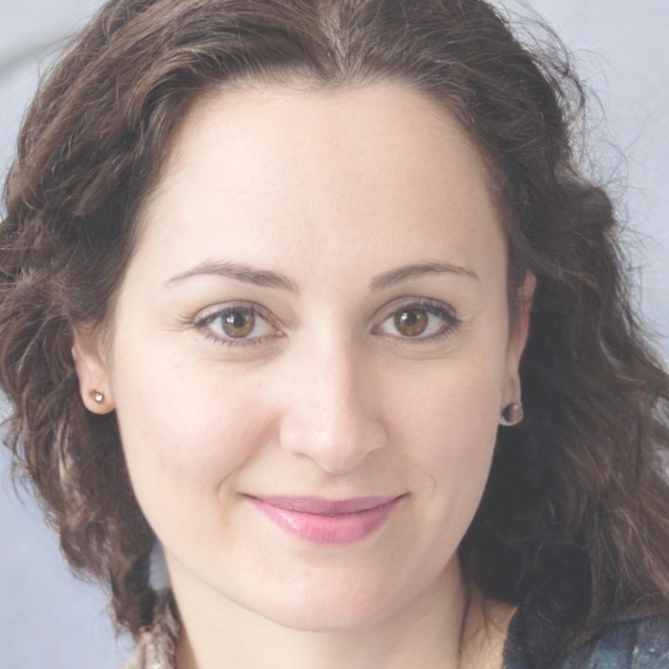 Esperanza Villareal, Directora de Estrategia Financiera